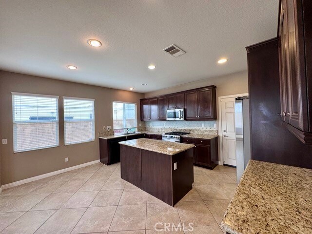 Building Photo - 35889 Wolverine Ln