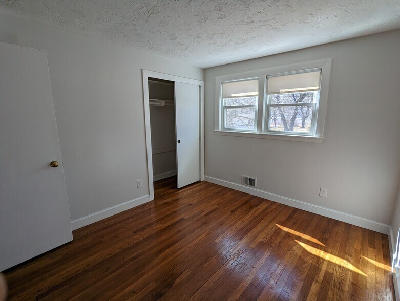 Room 1 - 32 Dean Rd