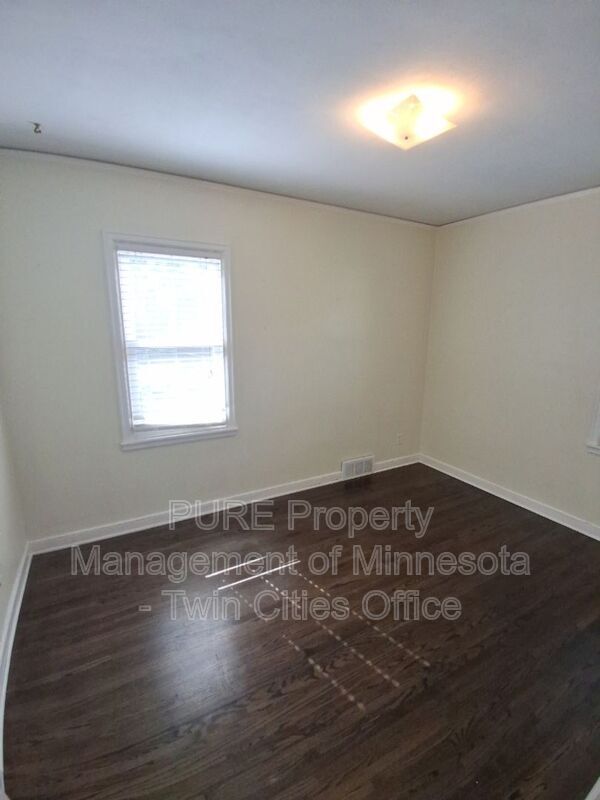 Building Photo - 2632 Toledo Ave S