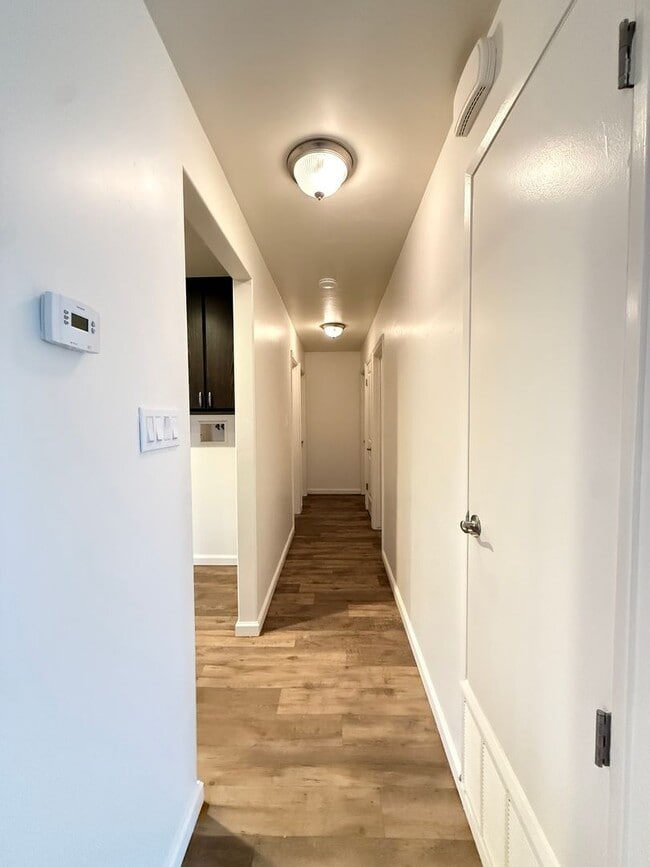 Building Photo - Orcutt Single Story Updated Home on Cul-De...