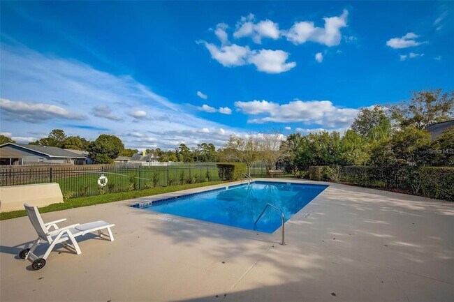 Building Photo - 10640 Sun Villa Blvd