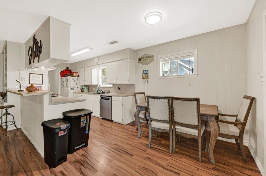 Building Photo - 1109 Frances Dr