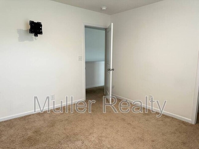 Building Photo - 6048 Bayonet Ln