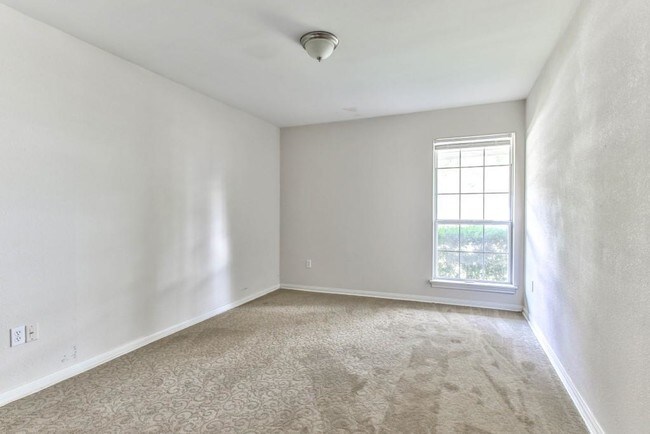 Building Photo - 3839 Sun Valley Dr