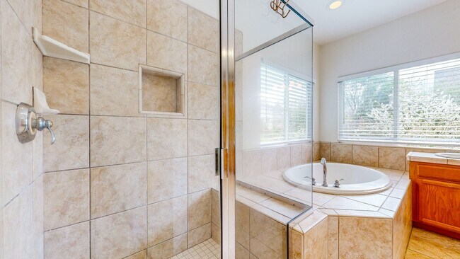 Building Photo - Desirable Skyhawk 3 bedroom Tri-Level Single Family