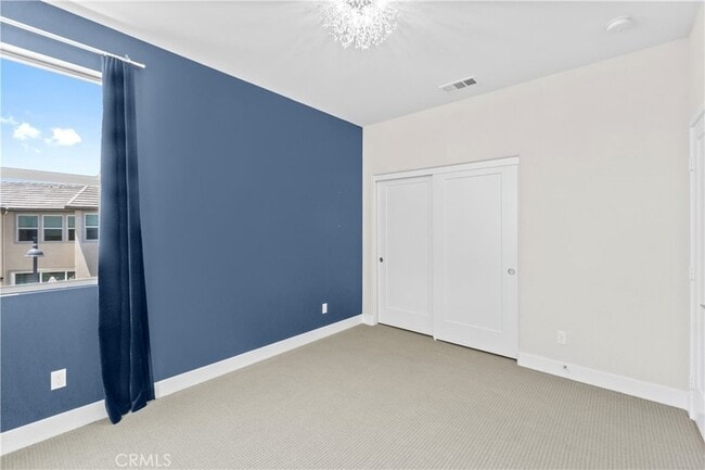 Building Photo - 156 Chorus