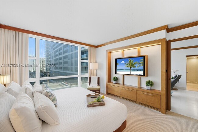 Building Photo - 6801 Collins Ave