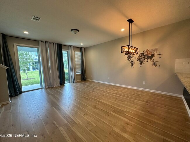 Building Photo - 61 Pinebury Ln