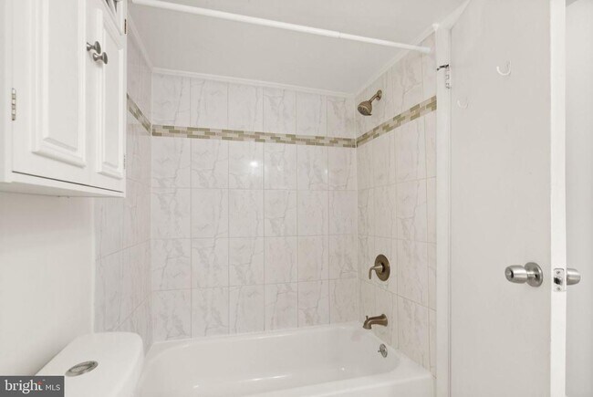 Building Photo - 2042 Royal Fern Ct