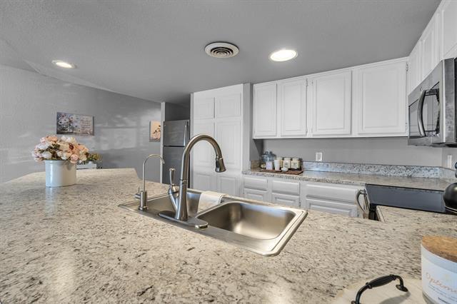 Building Photo - 426 Yacht Club Dr