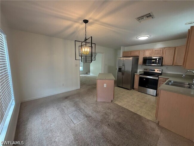 Building Photo - 250 Leawood Cir