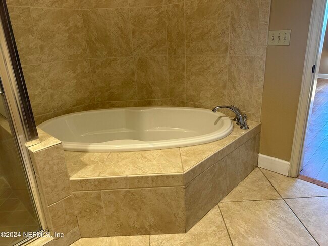 Building Photo - 1478 Riverplace Blvd