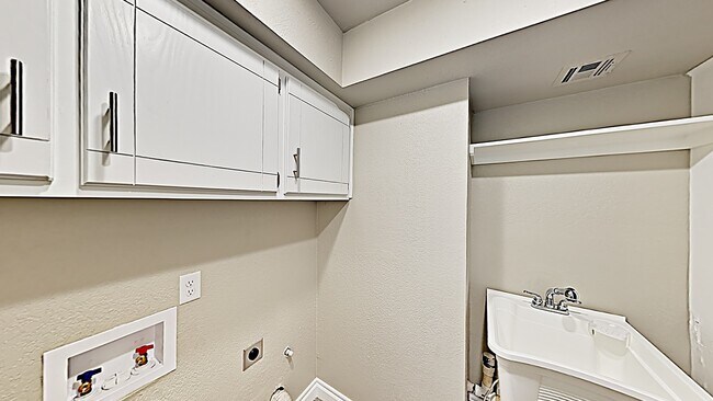 Building Photo - Beautiful 4 Bedroom 2 Bath in Edmond