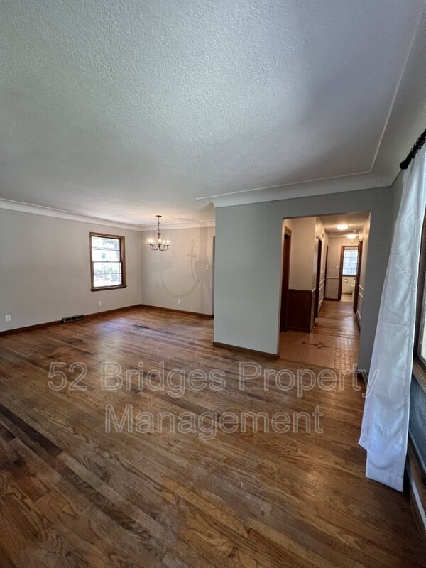 Building Photo - 3122 Shawnee Ave