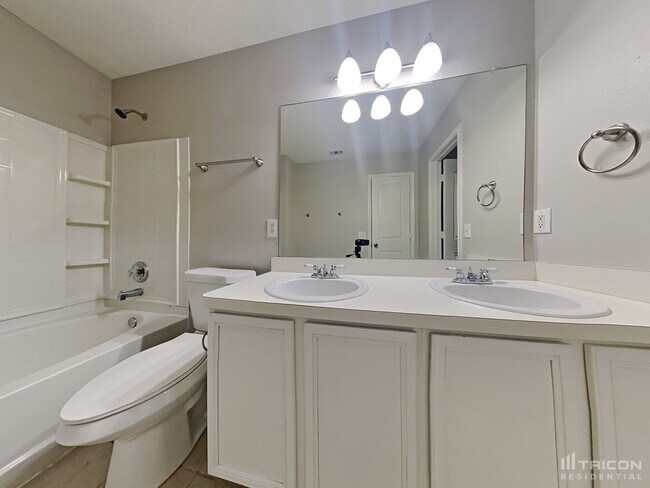 Building Photo - 4512 Merlot Dr