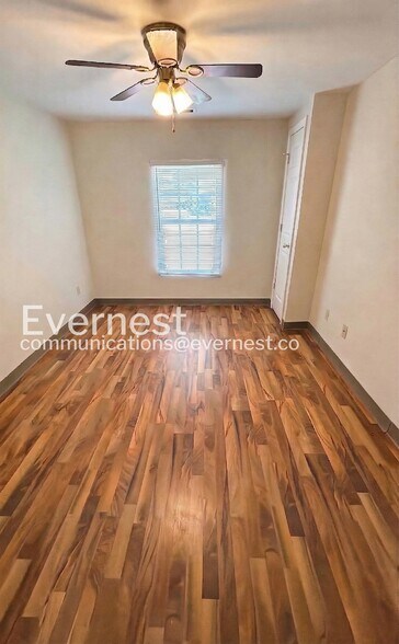 Building Photo - 9717 Dennis Dr