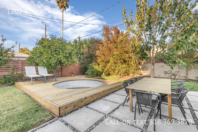 Building Photo - 1202 N Niagara St