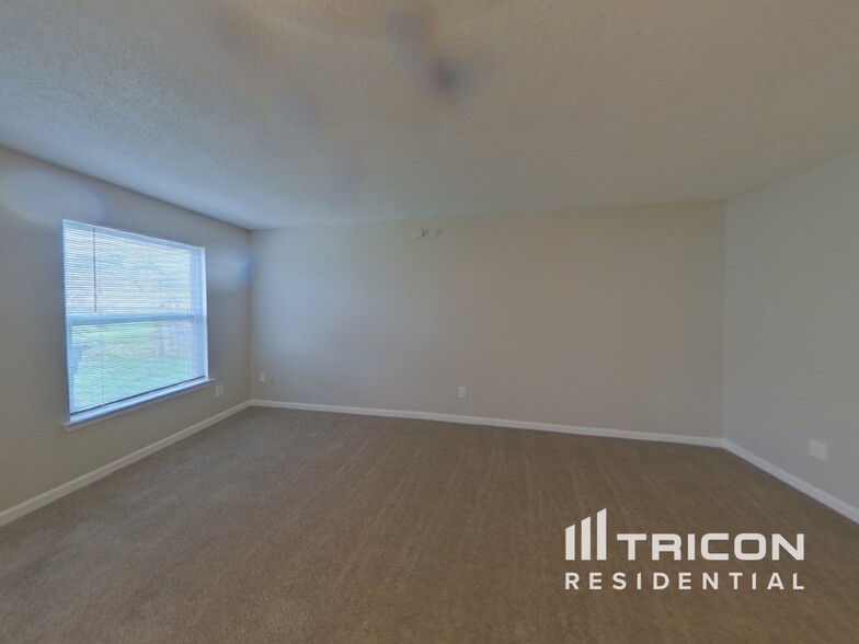 Building Photo - 4012 Rosebud Park Dr