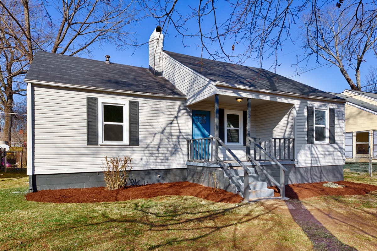 Building Photo - 2206 Walnut St SW