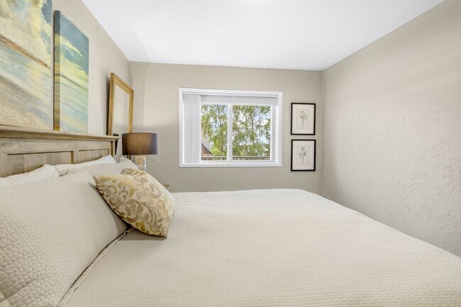 Building Photo - Downtown Anchorage One Bedroom One Bath (203)