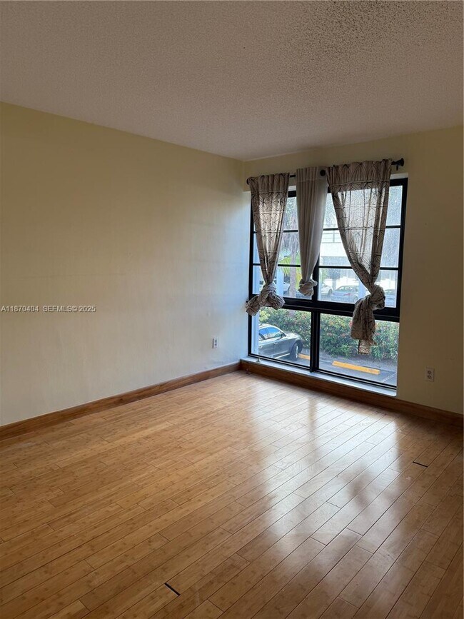 Building Photo - 100 Ocean Ln Dr