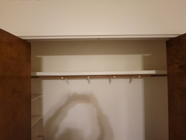 Building Photo - 930 N Indiana St