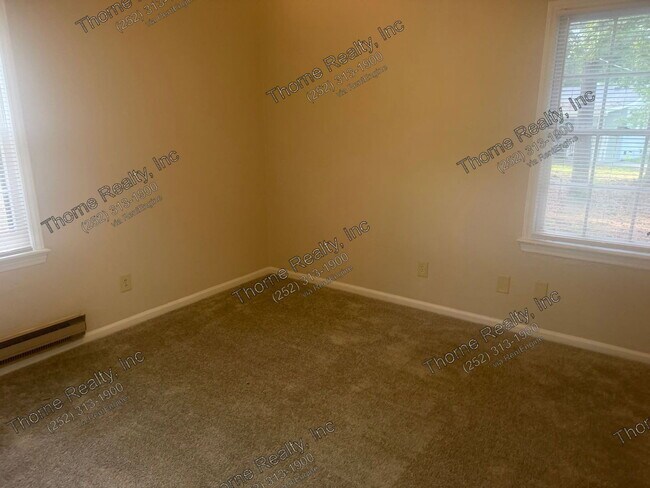 Building Photo - 1620 Charter Dr
