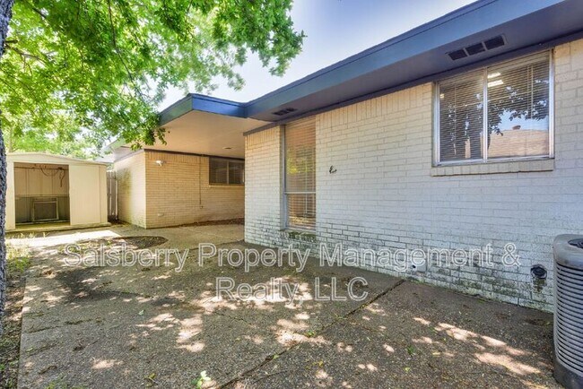 Building Photo - 4915 Westlake Dr