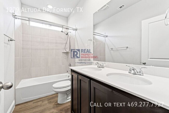 Building Photo - 1279 Altuda Dr