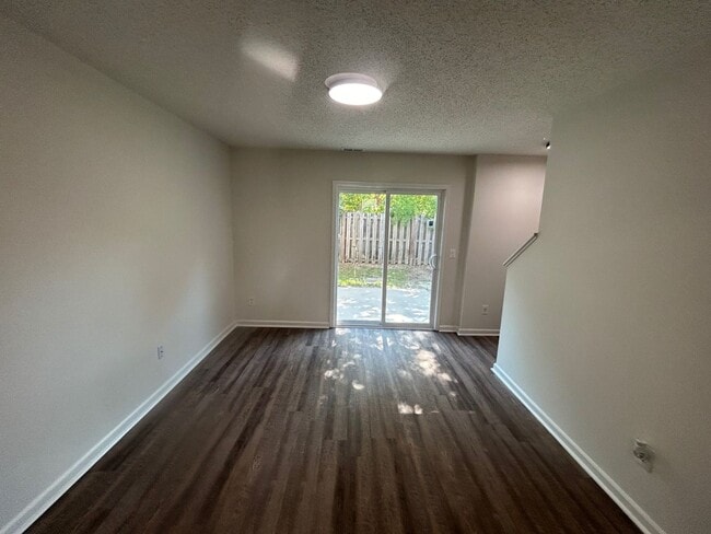 Building Photo - 3-bedroom, 2.5-bathroom two-story home located in the desirable Gatewood Communities!