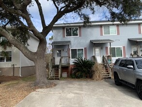 Building Photo - 2774 Bay St