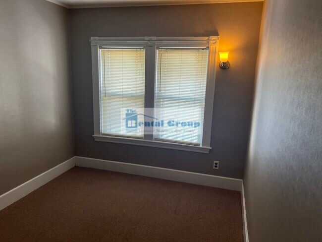 Building Photo - 12 Grove St