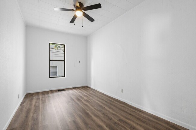 Building Photo - 813 S Jefferson Ave