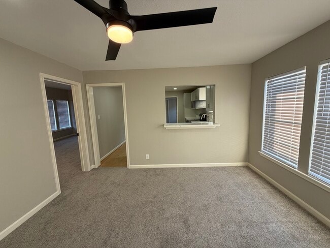 Building Photo - 1554 Scharpe St