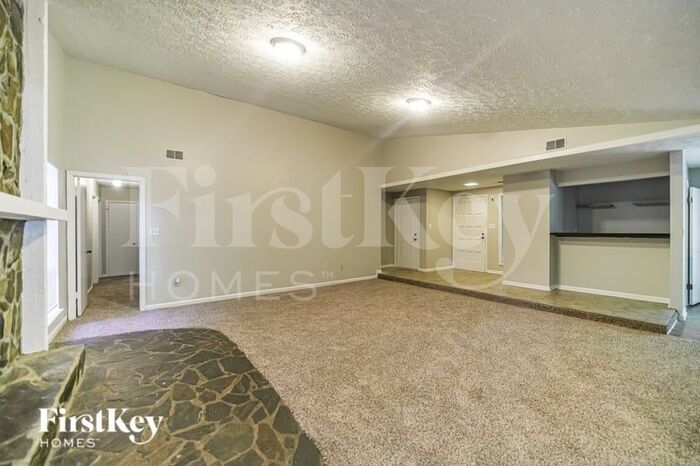 Building Photo - 210 Chimney Ridge Trail