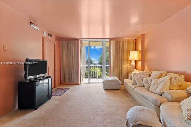 Building Photo - 11111 Biscayne Blvd