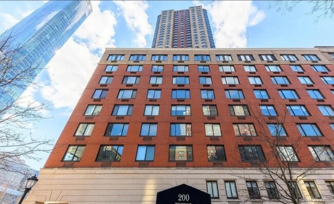 Building Photo - 200 Rector Pl