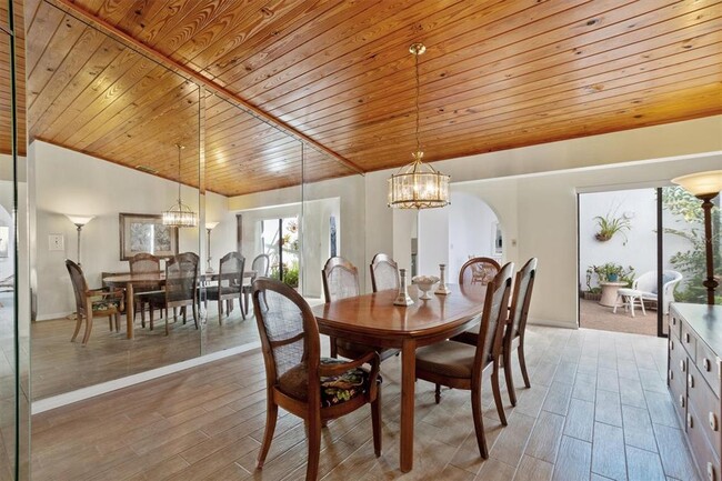 Building Photo - 2637 Sunburst Ct