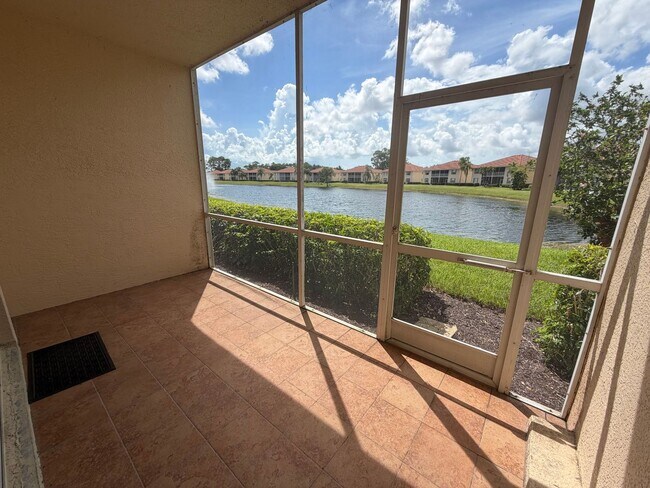 Building Photo - ANNUAL RENTAL - 3 BED / 2 BATH CONDO WITH 1 CAR GARAGE IN SHERWOOD