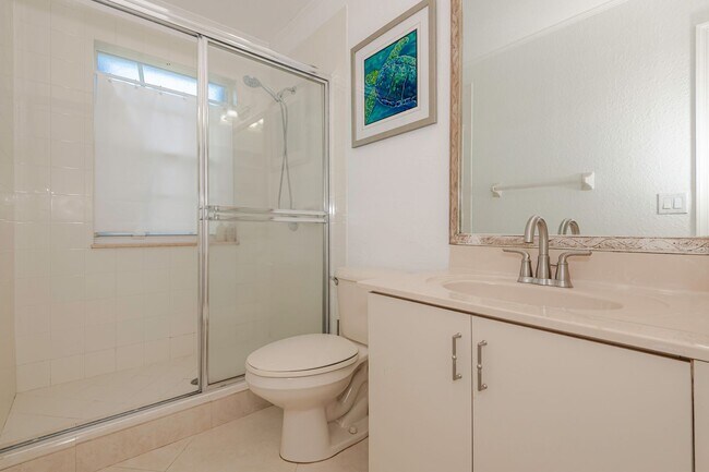 Building Photo - Exquisite Pool Home in Alhambra – Pembroke...
