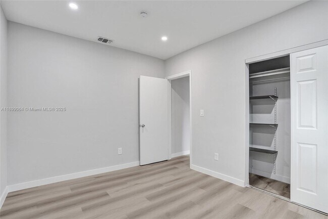 Building Photo - 6860 SW 18th Ct