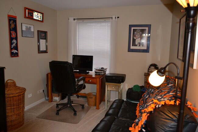 Building Photo - 2990 Peachtree Cir