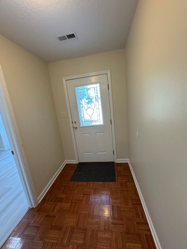 Building Photo - 3553 Oak Villa Way