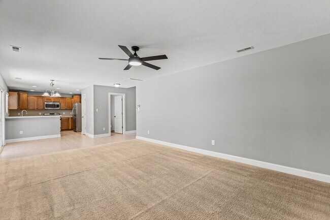 Building Photo - 907 Stagecoach Dr