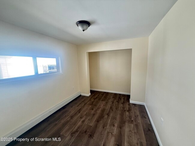 Building Photo - 154 S Sumner Ave