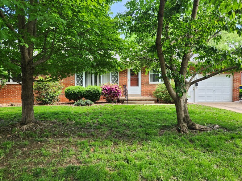 Building Photo - 624 Bollman Ave
