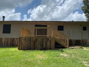 Building Photo - Double-Wide Mobile Home