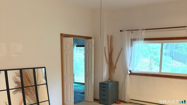 Building Photo - 6 Ledgewood Dr