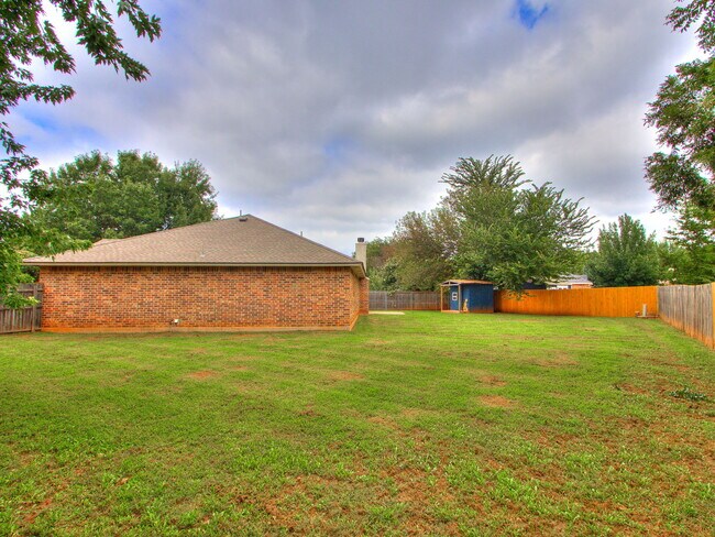 Building Photo - 17320 Sun River Ct
