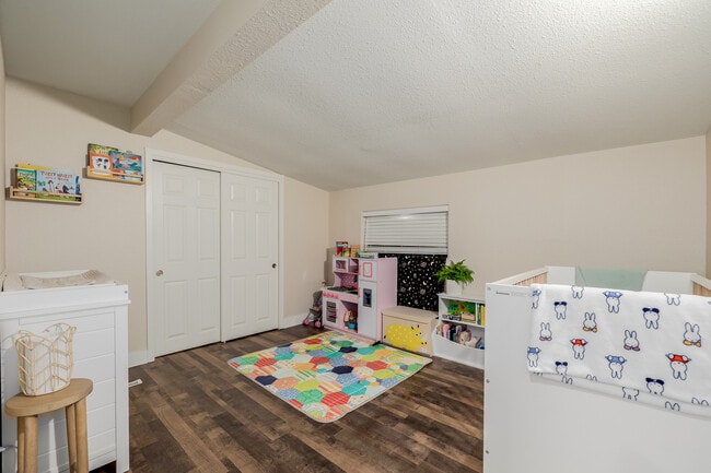 Building Photo - 565 Saulsbury St